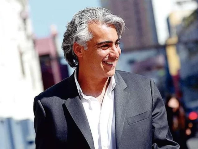 Marco Enríquez-Ominami va como avión: ciudadanía adhiere rápidamente a su recolección de firmas ya van más de 3 mil