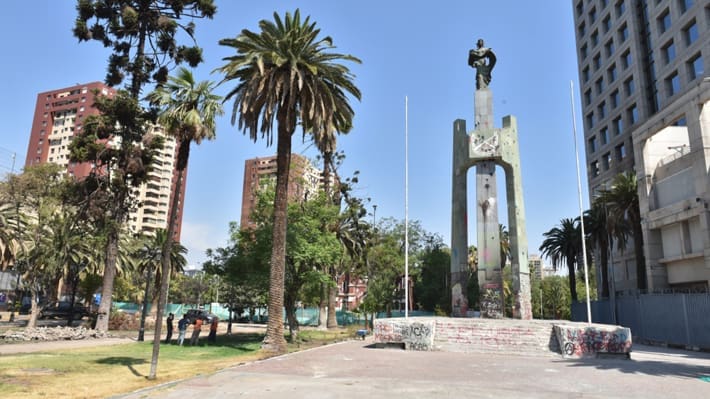 Generales de Carabineros responden a Marco Enríquez-Ominami por monumento